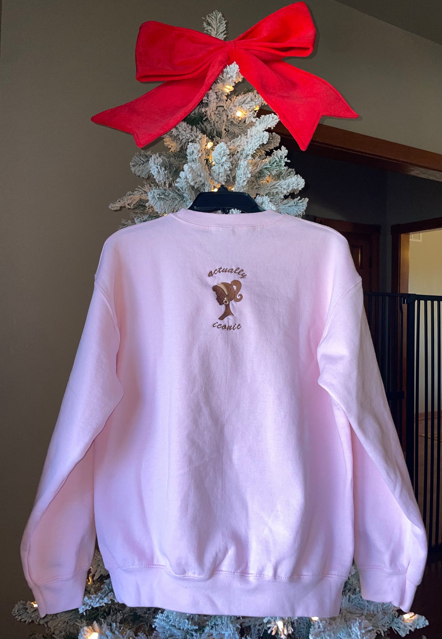 “actually iconic” crew neck